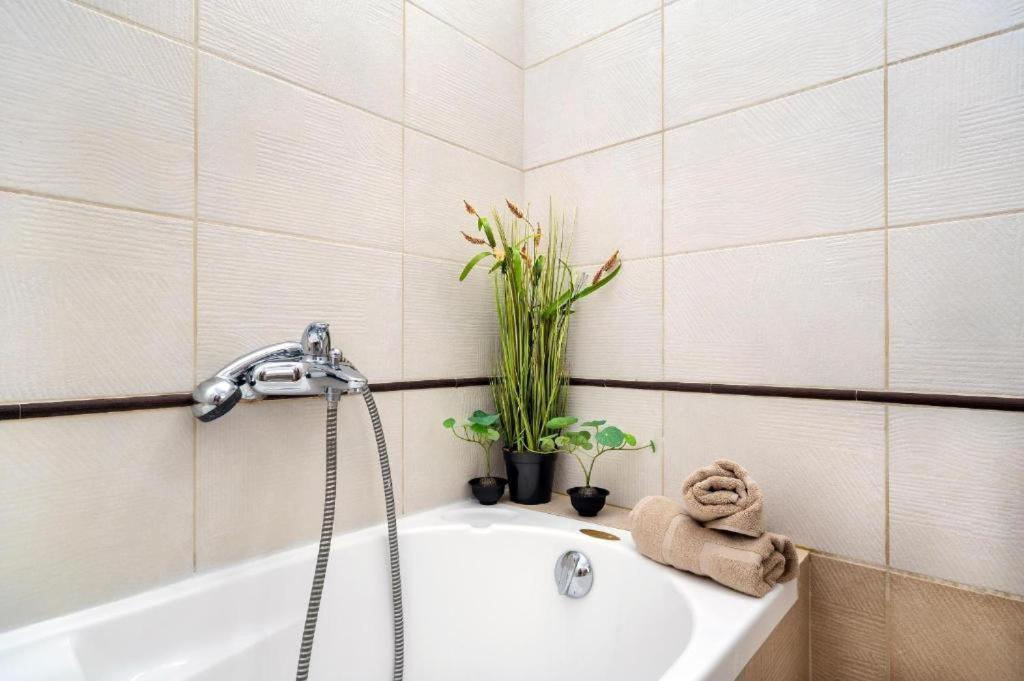 كاندية Luxury Town Center Suite Apt A2 المظهر الخارجي الصورة